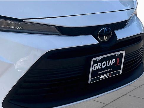 Used 2023 Toyota Corolla LE w/ Carpet Mat Package (TMS) FWD image 27