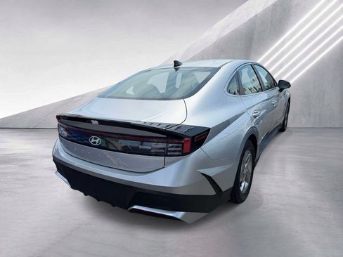 Certified 2025 Hyundai Sonata SE FWD image 6