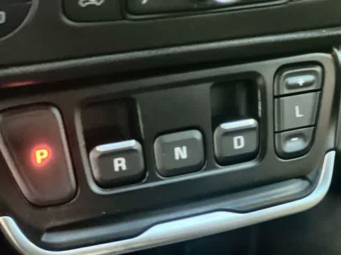 Used 2020 GMC Terrain SLE w/ Driver Convenience Package FWD image 16