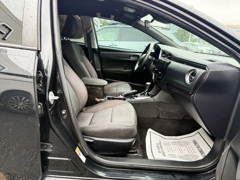 Used 2019 Toyota Corolla LE FWD image 30