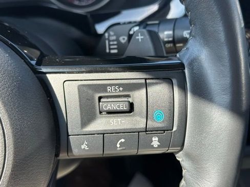 Used 2022 Nissan Pathfinder SL w/ SL Premium Package image 17