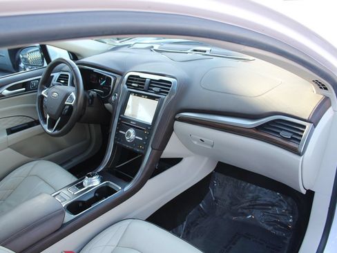 Used 2017 Ford Fusion Platinum FWD image 22
