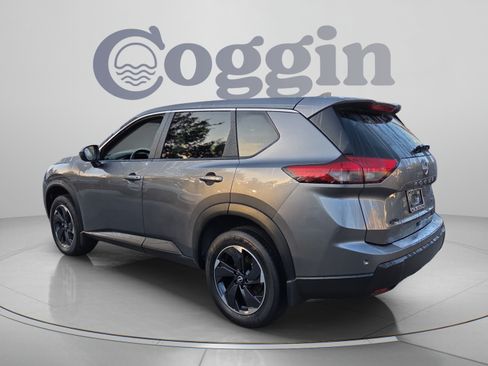 Used 2024 Nissan Rogue SV FWD image 3