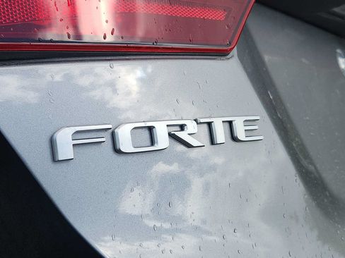 Used 2023 Kia Forte LXS w/ LXS Technology Package FWD image 29