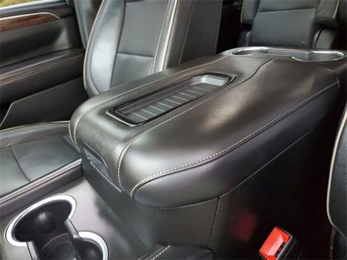 Used 2021 Chevrolet Tahoe Premier w/ Premium Package image 28