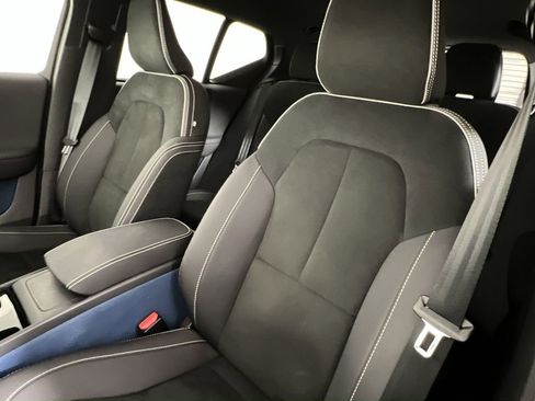 Certified 2023 Volvo XC40 Recharge Ultimate image 14