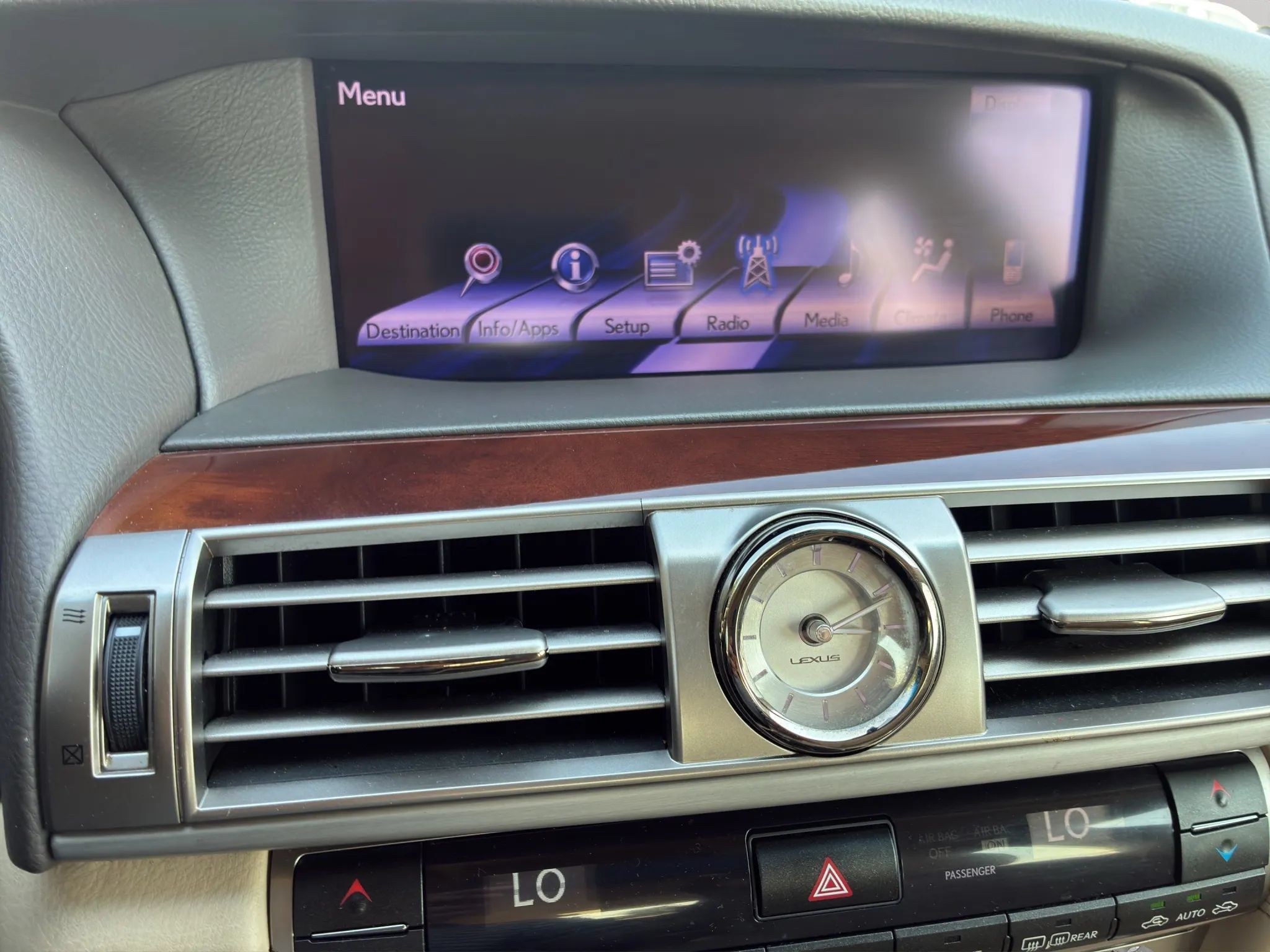 Used 2013 Lexus LS 460 AWD w/ Comfort Pkg image 17