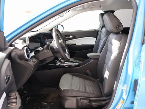 New 2026 Chevrolet Trax LT w/ Driver Confidence Package image 12