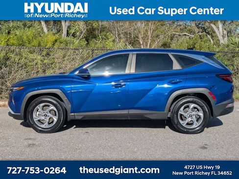 Certified 2024 Hyundai Tucson SE image 2