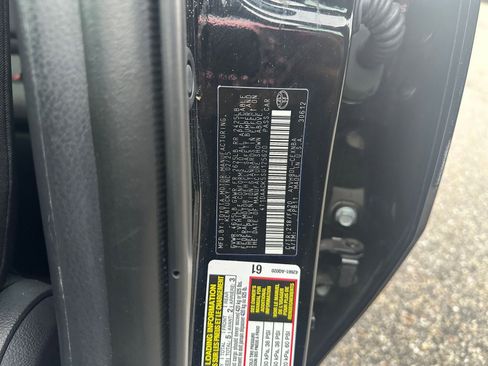 Used 2025 Toyota Camry LE image 28