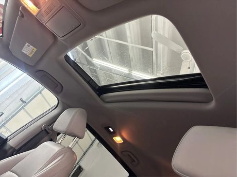 Used 2023 Honda Odyssey EX-L image 25