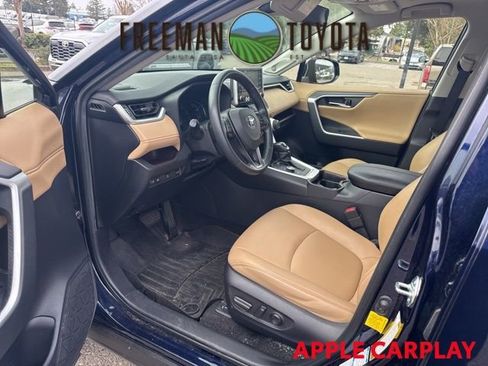 Used 2019 Toyota RAV4 Limited image 7