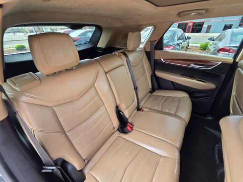 Used 2019 Cadillac XT5 Platinum image 18