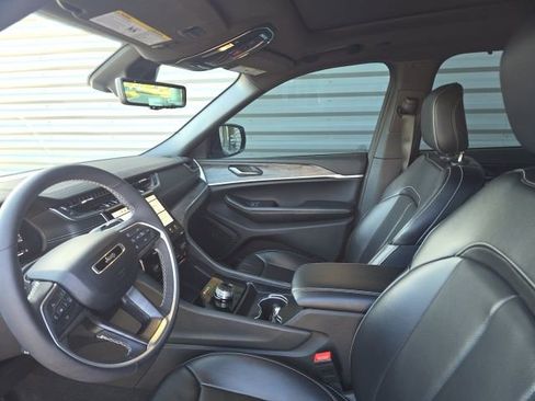 Used 2024 Jeep Grand Cherokee L Limited w/ Luxury Tech Group II image 7