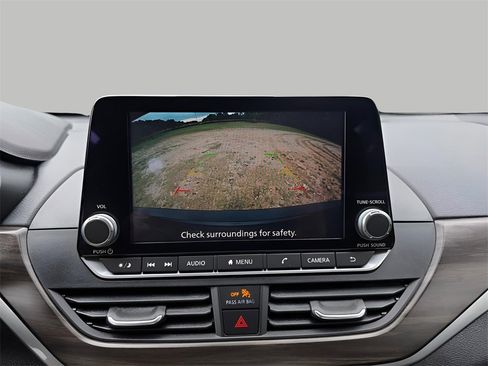 Used 2024 Nissan Altima 2.5 SV image 24