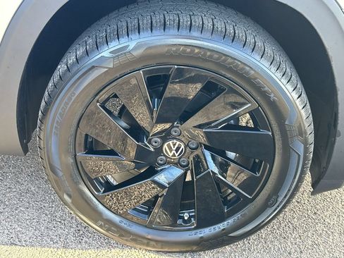 New 2026 Volkswagen Atlas SE FWD image 6