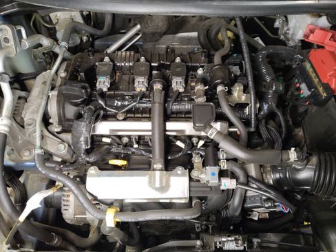 Used 2021 Nissan Versa SV FWD image 30