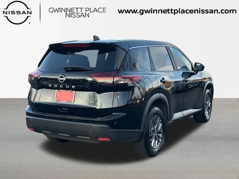 Used 2024 Nissan Rogue S image 5