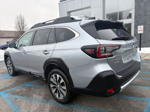 Used 2023 Subaru Outback Touring image 7