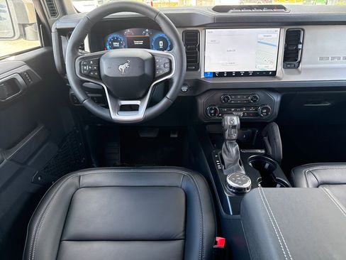 New 2025 Ford Bronco Outer Banks w/ Sasquatch Package image 5