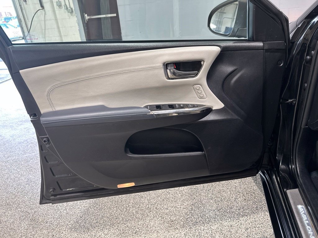 Used 2014 Toyota Avalon XLE Touring FWD image 12