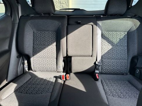 Used 2024 Chevrolet Equinox LT AWD/4WD image 38