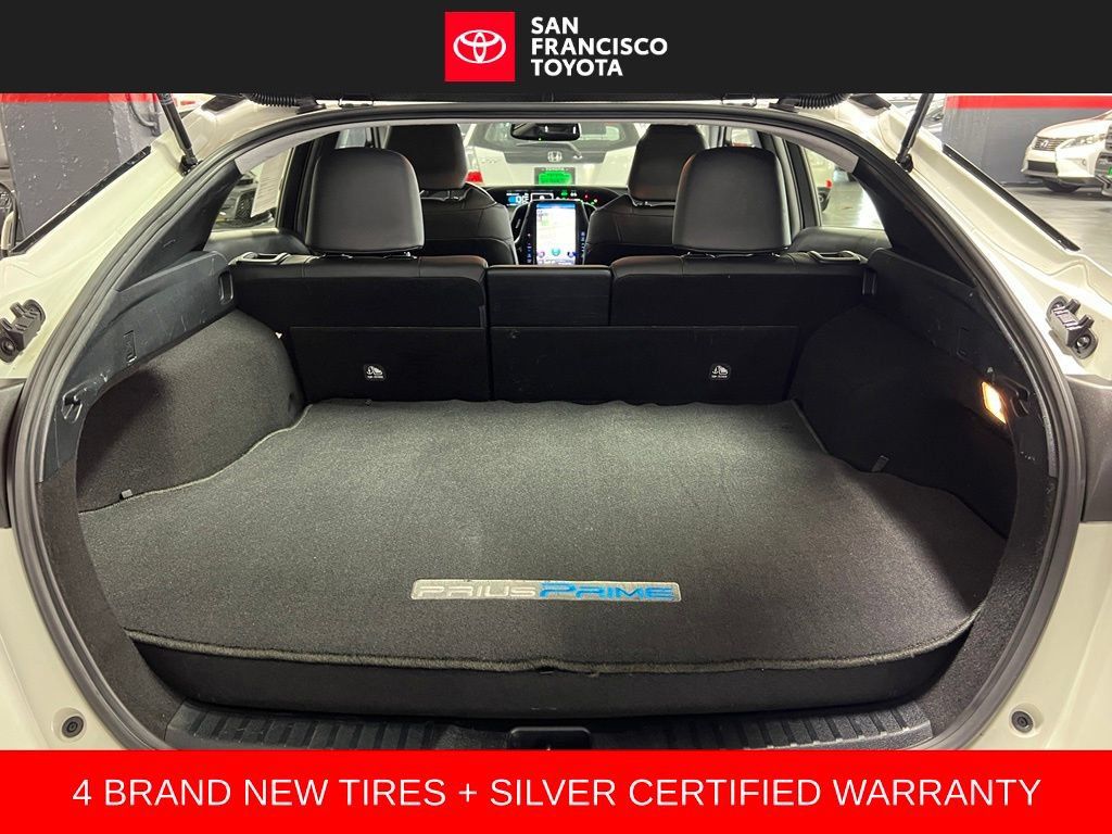 Certified 2017 Toyota Prius Prime Advanced FWD image 38