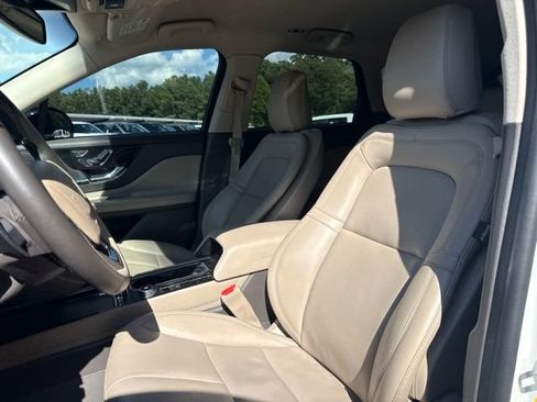 Used 2022 Lincoln Corsair AWD w/ Equipment Group 101A image 9