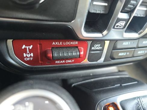 Used 2025 Jeep Wrangler Unlimited Sport AWD/4WD image 20