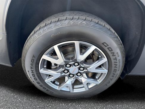 Certified 2023 GMC Acadia SLT FWD image 12