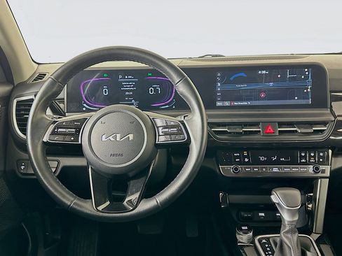 Used 2025 Kia Seltos S image 18