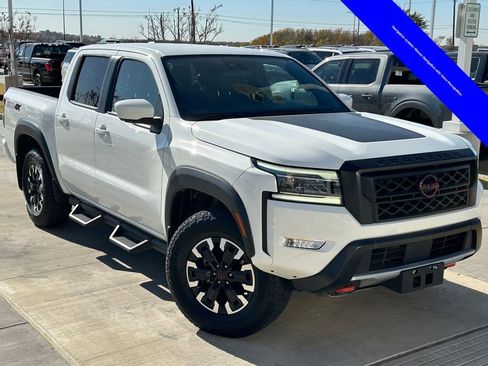 Used 2023 Nissan Frontier PRO-4X w/ Technology Package image 4