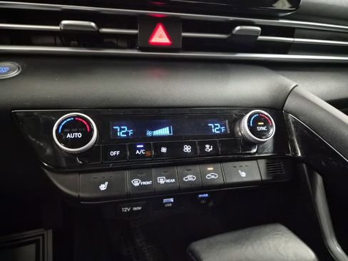 Used 2022 Hyundai Elantra SEL w/ Convenience + Premium Package image 29