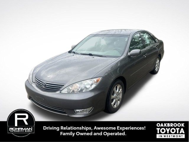 Used 2005 Toyota Camry LE FWD image 1