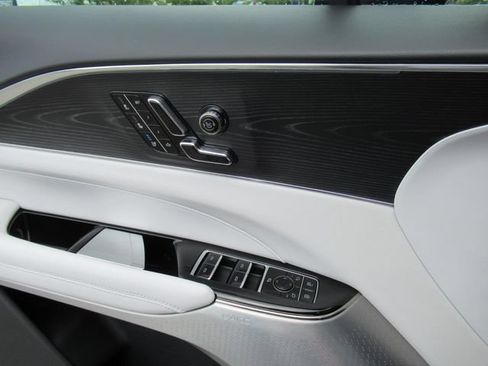 Certified 2024 Cadillac Lyriq Luxury RWD image 23