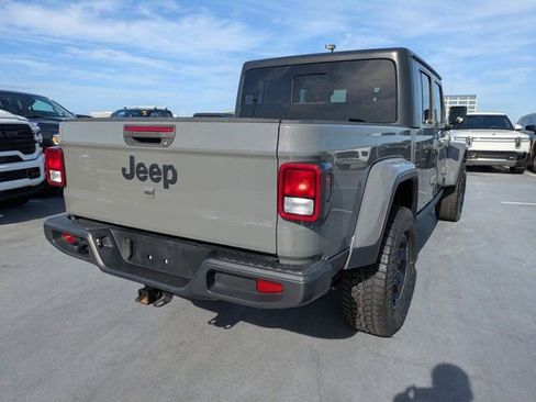 Used 2021 Jeep Gladiator Sport image 3