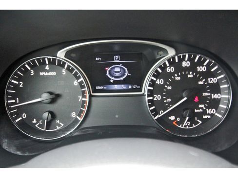 Used 2020 Nissan Pathfinder SL FWD image 14