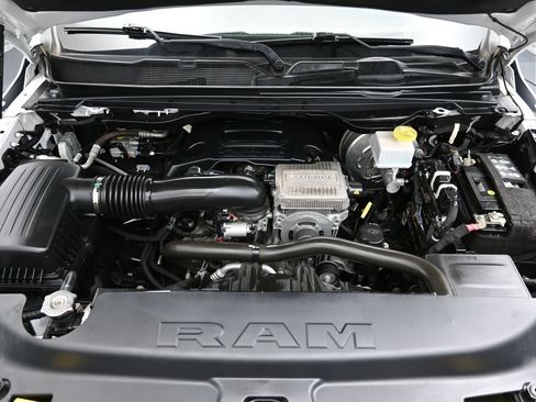 Used 2023 RAM 1500 Laramie AWD/4WD image 7