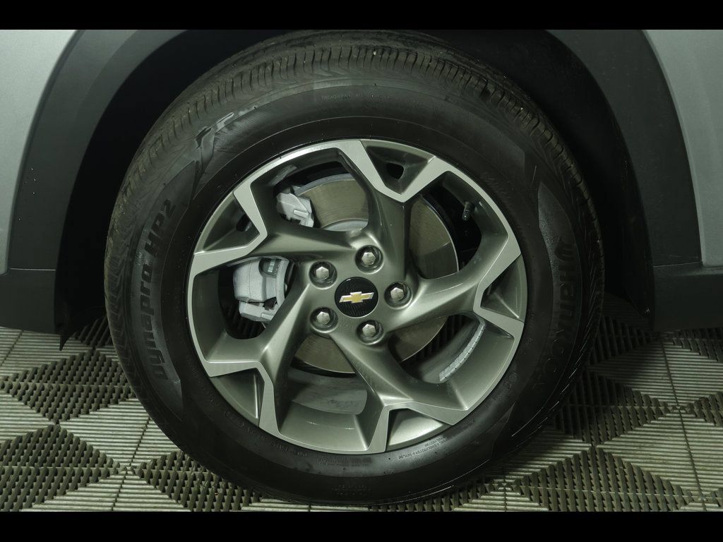 Used 2025 Chevrolet Trax LT w/ Driver Confidence Package FWD image 12
