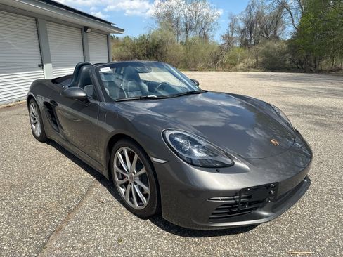 Used 2021 Porsche 718 Boxster S RWD image 7
