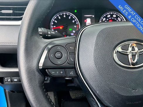 Used 2021 Toyota RAV4 XLE Premium w/ Carpet Mat Package (TMS) image 27