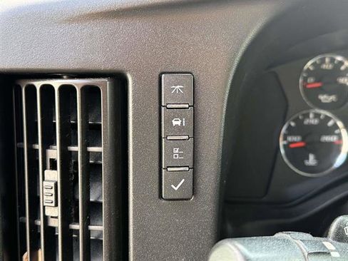 Used 2018 Chevrolet Express 2500 w/ Driver Convenience Package image 11