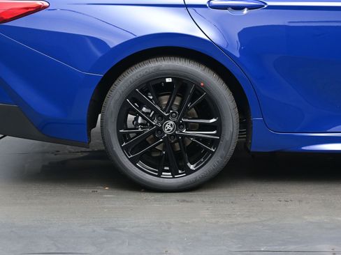 Used 2026 Toyota Camry SE image 9