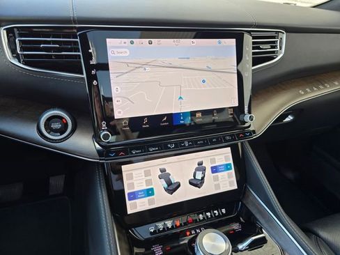 Used 2023 Jeep Grand Wagoneer Series II image 60