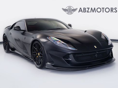 Used 2019 Ferrari 812 Superfast image 1