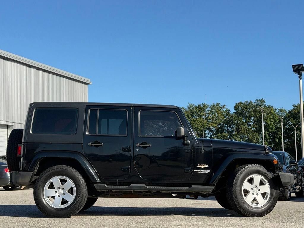 Used 2012 Jeep Wrangler Unlimited Sahara AWD/4WD image 5