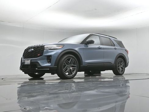 Certified 2025 Ford Explorer ST w/ Sun And Sound Package AWD/4WD image 50