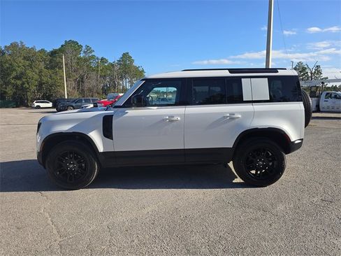 Used 2025 Land Rover Defender 110 S image 3