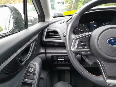 Used 2020 Subaru Crosstrek 2.0i Premium w/ Moonroof Package 2 AWD/4WD image 17