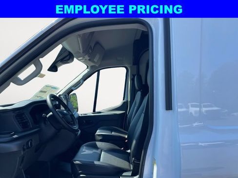 New 2026 Ford Transit 250 148 Medium Roof w/ Load Area Protection Package RWD image 9